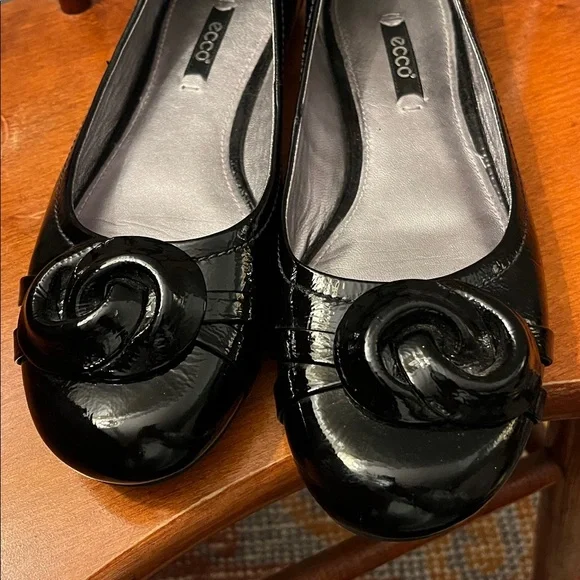 ECCO Women’s Black Patent Leather Ballet Flats Size 39 - Picture 3 of 9
